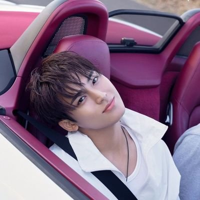 sky_rhyns's profile picture. not bad