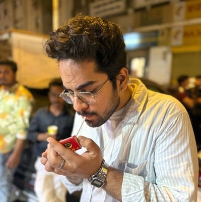 yeeeezzzzy's profile picture. मध्यम वर्गीय लौंडा