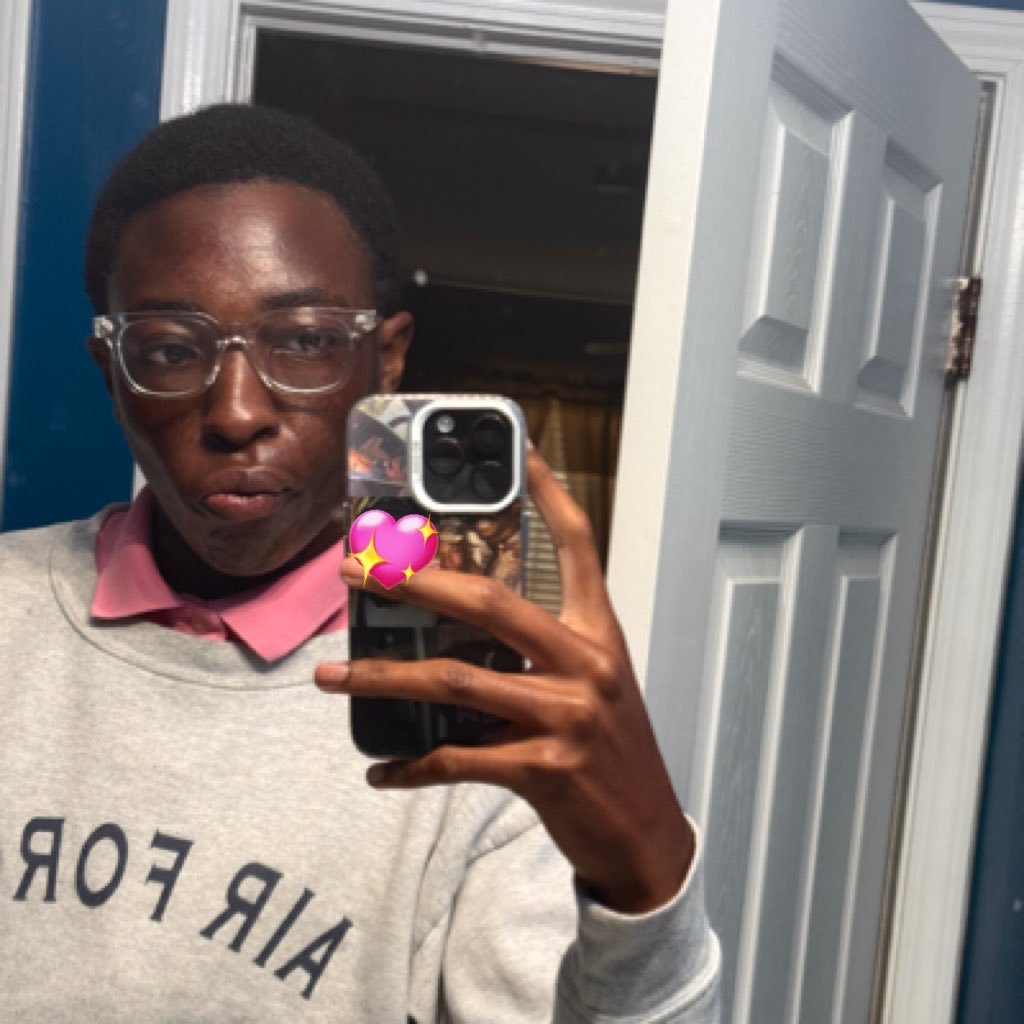 TEELNX's profile picture. YALL ARE BEING VERY DEMURE 📍 Echovillie