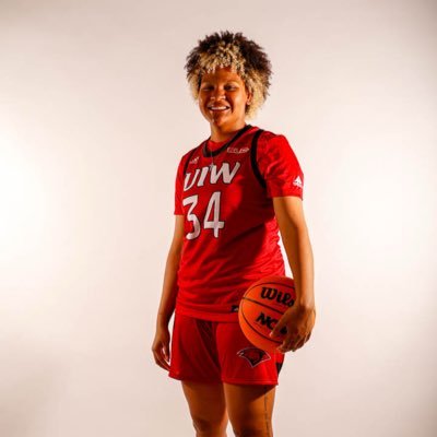 gwendlyn2024's profile picture. Class of 2024 5’11 Guard #14 Pasadena Memorial High School 🏀 @uiwwbb Commit