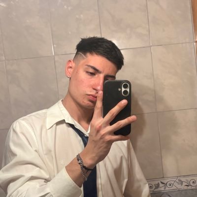 GasallaSantiago's profile picture. son buenos pero no tanto😴