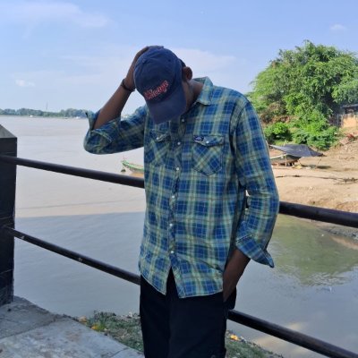 ImVivekbisen's profile picture. Haven't gotten deep into it yet,
building- @AppBookaly #developer