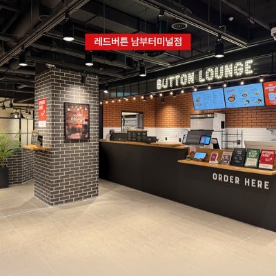 redbutton111's profile picture. 