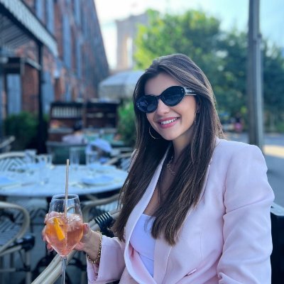 __van3__xd's profile picture. Green Thumb Gardener 🔱 Movie buff 🎬