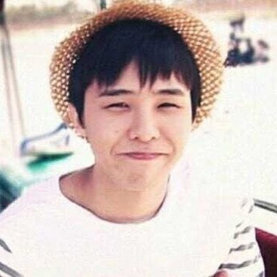 jiyongfortnite's profile picture. 1 Year #1 listener