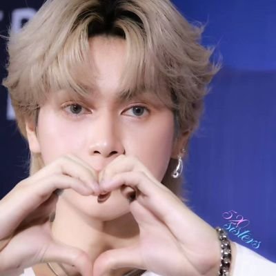 Gia_7T's profile picture. ARMY💜 
Syra🩷