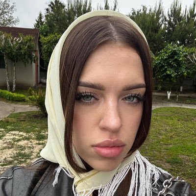 mirareign_05's profile picture. Adorable, but my DMs? Whole different vibe 😏