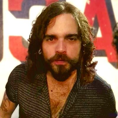 calvodebotas's profile picture. Eu vou descascando a minha vida
Sujando a avenida com meu sangue de limão