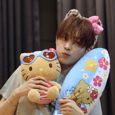 GYARUP1ECE's profile picture. man hating lesbian takes a (long) break from misandry to enjoy p1harmony. #thetak #keeung truther ⭐️