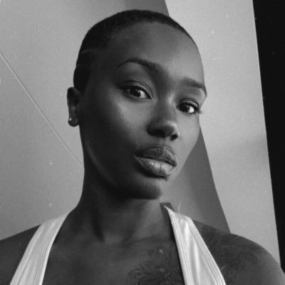 MuvaFav's profile picture. SPOILED•SURROGATE•MIDWIFE STUDEN•ARMY