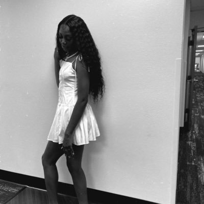 sandiemoniquee's profile picture. big mama😘