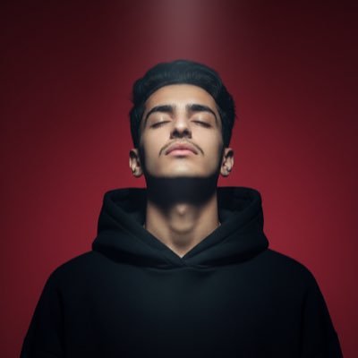 0zi99's profile picture. 