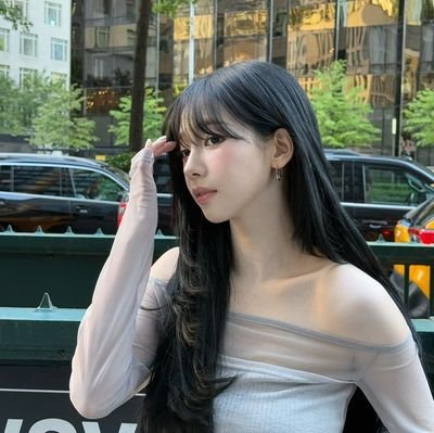 cotiosenlt's profile picture. People must move forward and not be stuck with just one person. #wlw