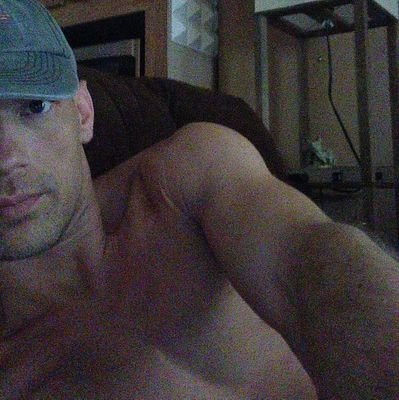 TheWalrus1202's profile picture. Musician. Never been in a relationship. Might as well see what it would be like