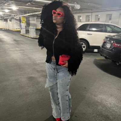 Ka_ni_ya's profile picture. Ms. CEO 👑 ... UC Alumna ❤️🖤                                 ♊️