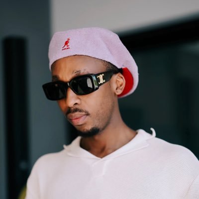 saintleeuw's profile picture. Maximum effort.