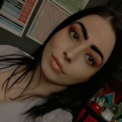 creativemindv's profile picture. Through intuitive guidance and somatic healing, I help women remember who they are beneath the pain—and return home to their emotional and energetic truth.