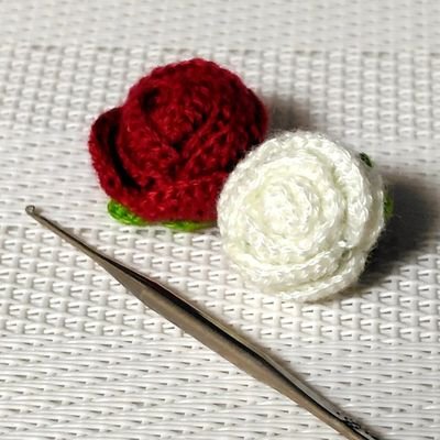 icymoontaro's profile picture. ご覧頂きありがとうございます！【 ハンドメイド小物 AmuRoom 】の、ひづきと申します。

『日常を彩る手の平サイズの癒しと心地良さ』をテーマに編み小物を製作・販売しております。

全て丁寧に製作した一点ものです。ご覧いただけると嬉しいです。