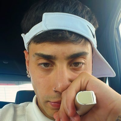 nonsonobronzo's profile picture. 