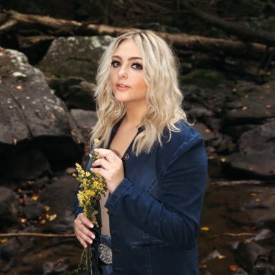 hunter_gir17171's profile picture. Text me on Zangi  2154654132.                Text me on telegram. @Hunter0181