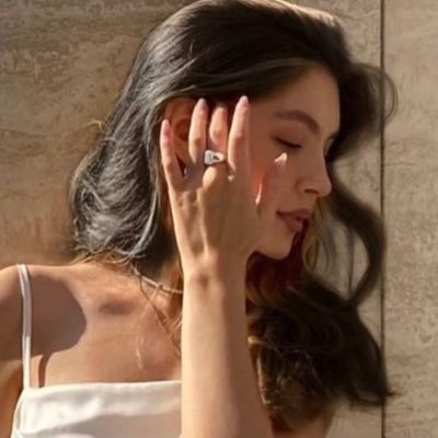 Solii_4's profile picture. أماشي الأيام ويدّي على قلبي