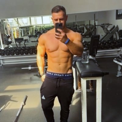 Arturking1987's profile picture. 