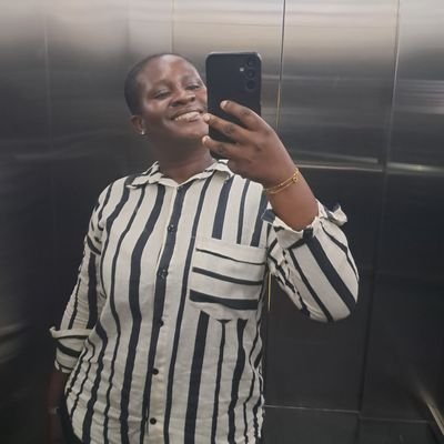 elaine_lartey's profile picture. 