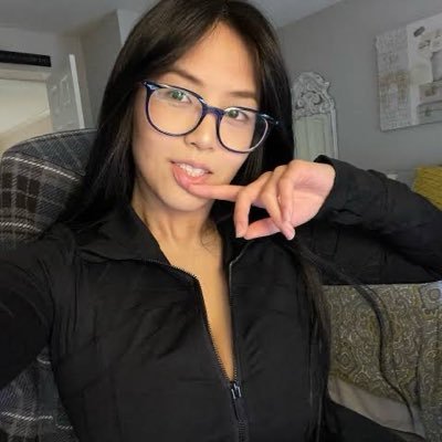 Elizabe89670792's profile picture. 