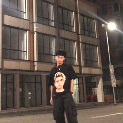 _wenee's profile picture. choke me