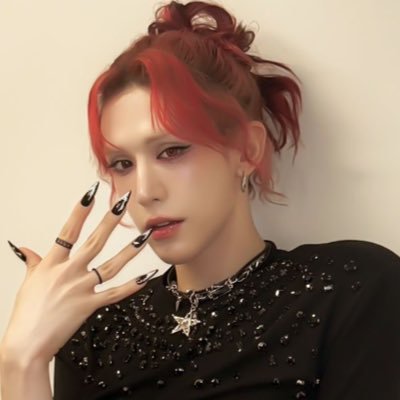 jeongsmeu's profile picture. bissexualismo, maconha e depravação