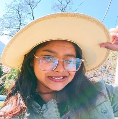 harshiecore's profile picture. coding by day, coping by art.