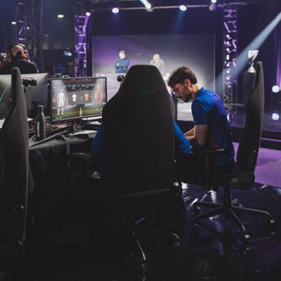 Abde785's profile picture. 👨🏻‍🏫Coach EA FC for @RBLZ_Alihan- @rblzgaming