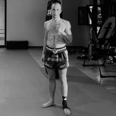 sbardd's profile picture. 24. player & fighter | 💛❤️