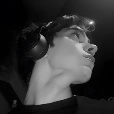 we_ly7's profile picture. 