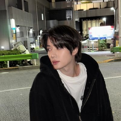rikidwm's profile picture. 𝘙𝘪𝘤𝘬𝘺 𝘋𝘸𝘪 𝘔𝘢𝘩𝘦𝘴𝘢 • Not a player, a survivor | Japanese Language Student | Kalo gak bales2 chat coba cari di