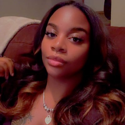 EffortlesslyTay's profile picture. The Blueprint 🌚