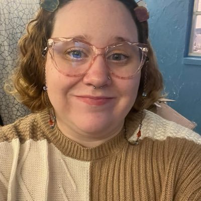BekahTheAvocado's profile picture. 29✨Non-Binary✨Twin✨Witch✨Author✨💖 @waterparks 💖