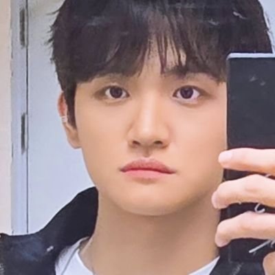 lucy__0508_'s profile picture. 