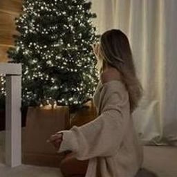 Eprawlha353409's profile picture. 