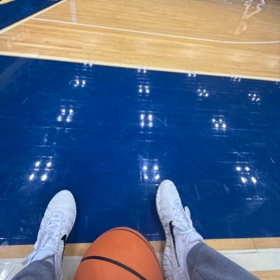 isai_ahz's profile picture. 