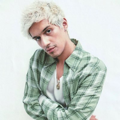 omarapollosprmc's profile picture. everything omar apollo related