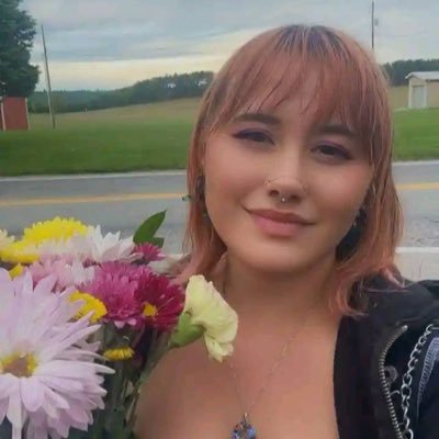 JayneSi90152484's profile picture. company agent