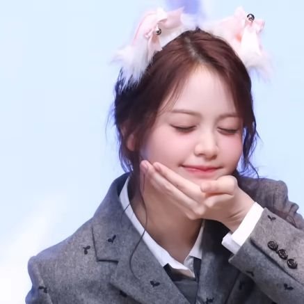 vaniaasx's profile picture. There's something in my mind... and it's you