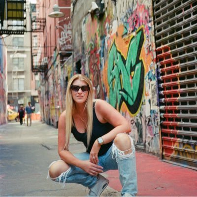 jessicaxkohl's profile picture. Commerce , clean(er) living …. and cats. Head of VIP @ Shopify.