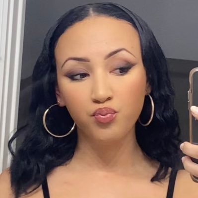 moan_ugh's profile picture. 