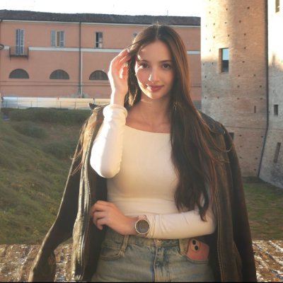 AlyshaMand19678's profile picture. Amo esplorare il mondo; viaggiare è il mio rimedio per l'anima. 📍
Che ogni giorno sia pieno di freschezza e sorprese.
