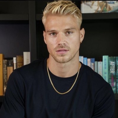 AlphaRiven's profile picture. Alpha. Leader of the Crimsonmark Pack. I rule the rut I take, I beg, I breed. My omegas will fill our den. 21+. mun is 23