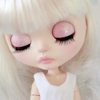 fIuttershyest's profile picture. most beautiful girl in the world & really kind too ♡