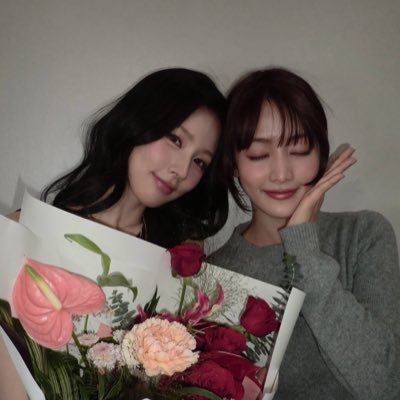 idlesennik's profile picture. omfgggggg who cares??? like come onnn.