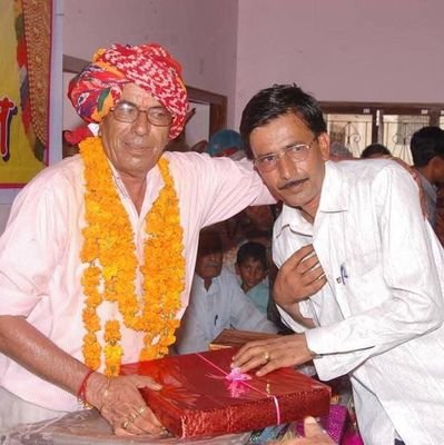 SihagBhanwar's profile picture. विचार धारा 🇮🇳 सिर्फ हंगामा खड़ा करना मेरा मकसद नहीं,सारी कोशिश है कि ये सुरत बदलनी चाहिए, जय वीर तेजाजी, पुर्व पंचायत समिति सदस्य